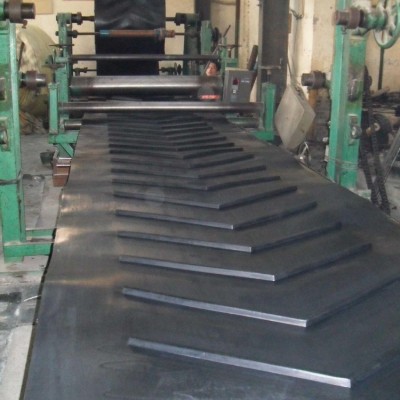 山东厂家供用 花纹输送带 耐高温 青岛中六橡胶有限公司
